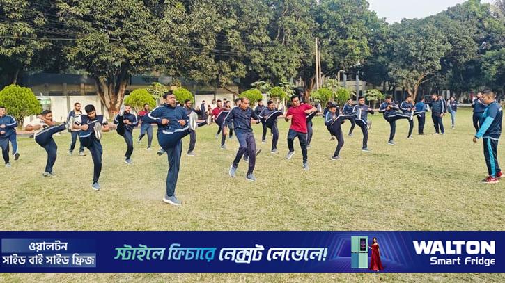 সিরাজগঞ্জে আত্মরক্ষায় পুলিশের মার্শাল আর্ট প্রশিক্ষণ