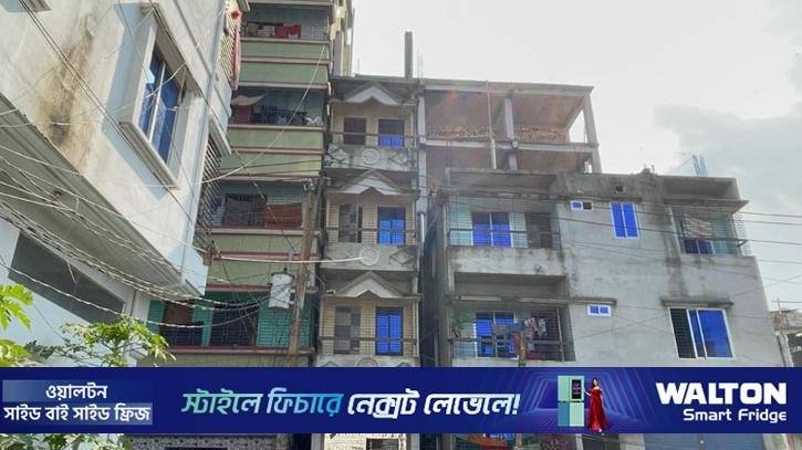 ভেঙে ফেলা হচ্ছে ভূমিকম্পে ধামরাইয়ে হেলে পড়া সেই ভবন