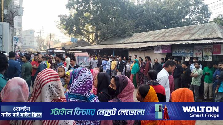 গাজীপুরে পিএন কম্পোজিট কারখানা বন্ধের নোটিশ, শ্রমিকদের বিক্ষোভ