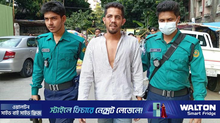 তিতুমীর কলেজে নিষিদ্ধ ছাত্রলীগ নেতা আটক