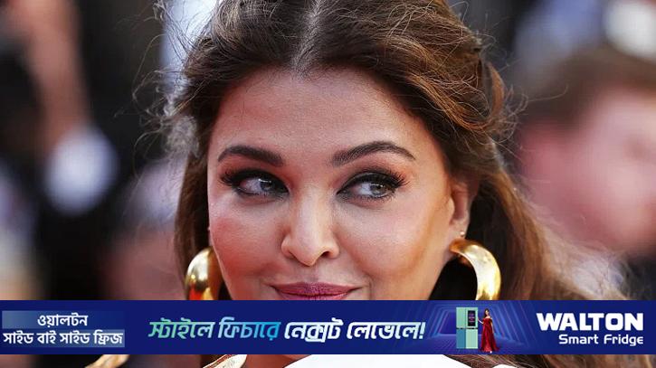 রাস্তায় হেনস্তার জন্য নারীর পোশাক-লিপস্টিককে দোষারোপ করবেন না: ঐশ্বরিয়া