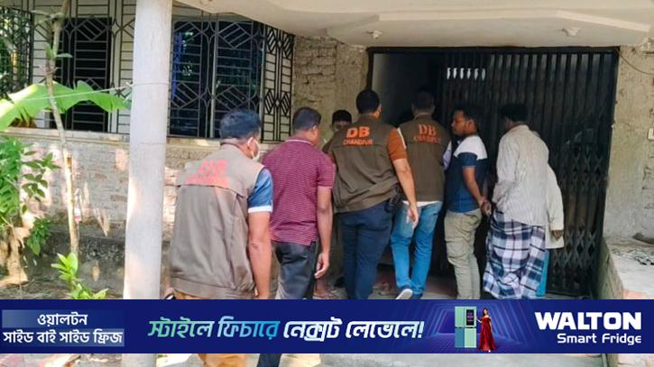 শিক্ষকের বাড়িতে ‘ডাকাতি’, ২০ লাখ টাকার মালামাল ‘লুট’