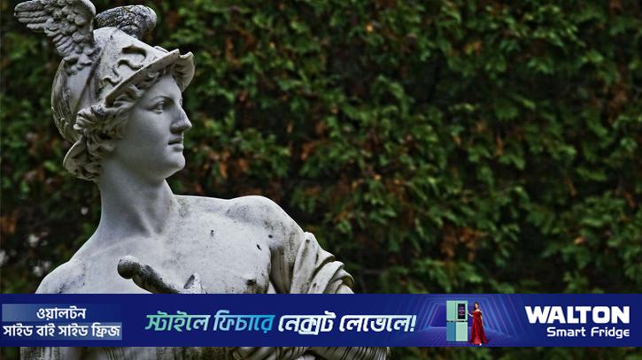 হার্মিস: ভাইয়ের গরু চুরি করে বীণা উপহার দিয়েছিলেন