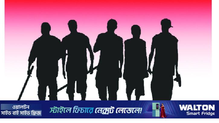 রাজধানীতে বেপরোয়া ছিনতাইকারীর ছুরিকাঘাতে আহত ৪ 