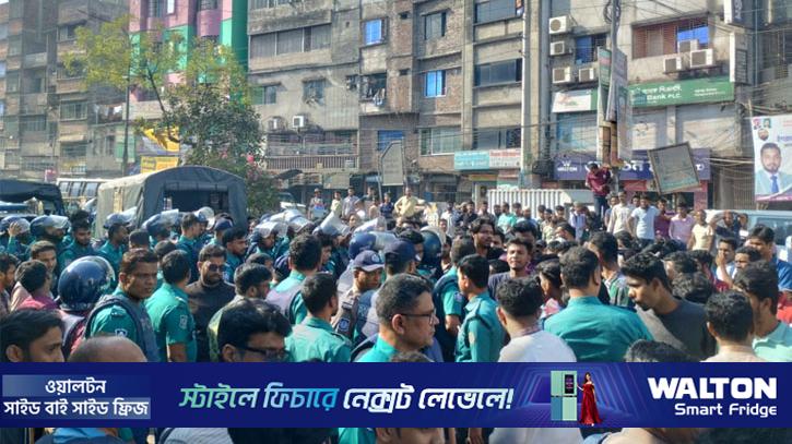 জবির ৫ শিক্ষার্থীকে মারধর, আটক ৪