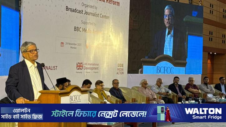 বিভক্তির কারণে সাংবাদিকেরা রাজনীতিকদের পকেটে ঢুকে যান: ফখরুল