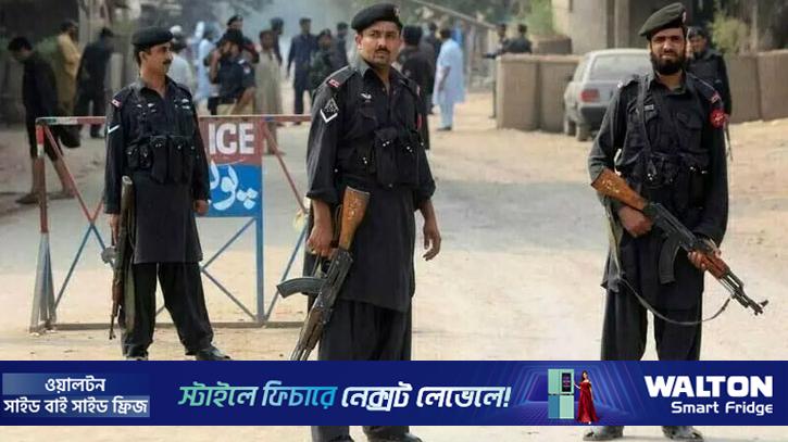 পাকিস্তানে চেকপোস্টে হামলা, নিহত ৩ পুলিশ
