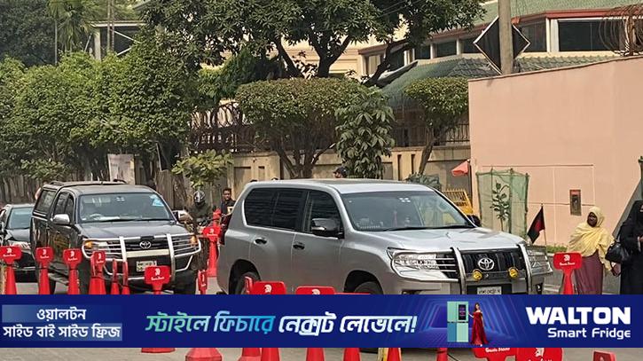 খালেদা জিয়ার স্বাস্থ্যের খোঁজ নিতে এভারকেয়ারে মৎস্য উপদেষ্টা