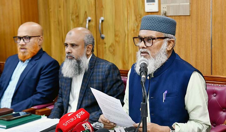 বায়তুল মোকাররম মসজিদে ইবাদতবান্ধব ধর্মীয় আবহ তৈরি হয়েছে: ধর্ম উপদেষ্টা