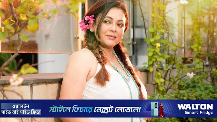 লোকজন বিয়ে করছে, আমি একটা প্রেমও করতে পারছি না: শ্রীলেখা