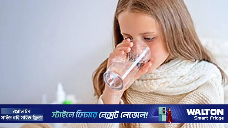 শীতে ঠান্ডা নাকি কুসুম গরম পানি পান করবেন?
