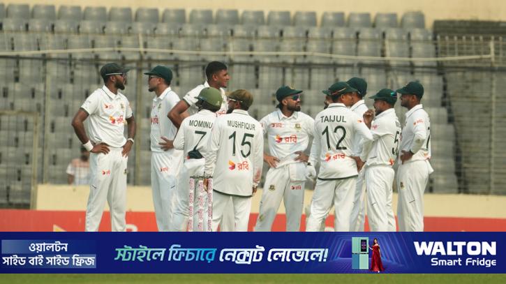 ফজল-আজান জুটির ফিফটিতে দেড়শ পেরিয়ে পাকিস্তান