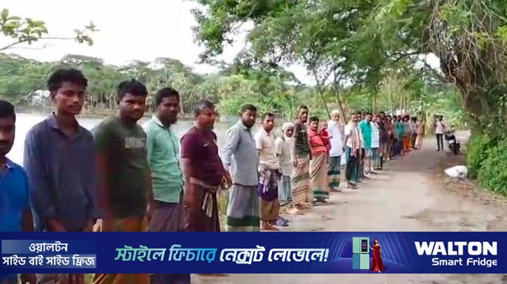 টানা বৃষ্টিতে মুগডাল নষ্ট, ক্ষতিগ্রস্ত কৃষকদের মানববন্ধন