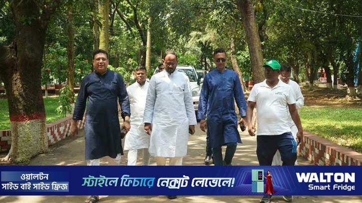 জাতীয় চিড়িয়াখানায় আকস্মিক পরিদর্শনে মৎস্য ও প্রাণিসম্পদ প্রতিমন্ত্রী