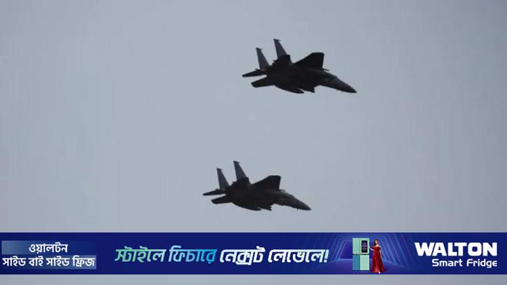 পাইলটদের ছবি তোলার কারণে দুই যুদ্ধবিমানের সংঘর্ষ