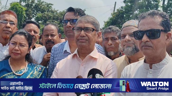 সরকার শূন্য হাতে শুরু করেছে: আযম খান