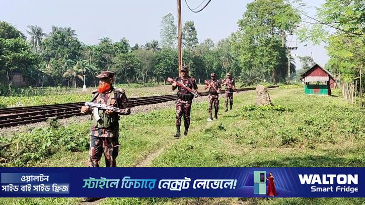 অবৈধ অনুপ্রবেশ ঠেকাতে হিলি সীমান্তে সতর্কতা