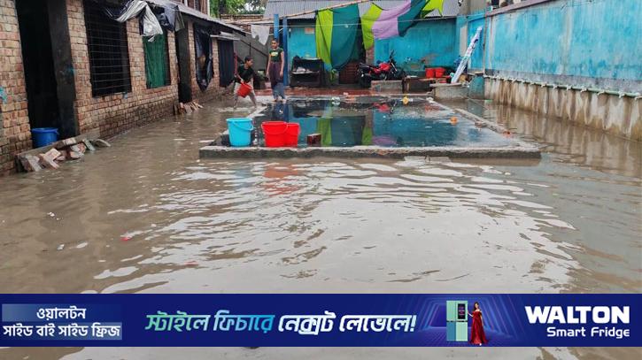 দমকা হাওয়া ও ভারী বৃষ্টিতে বাগেরহাটে জলাবদ্ধতা, বোরো ধানের ক্ষতি