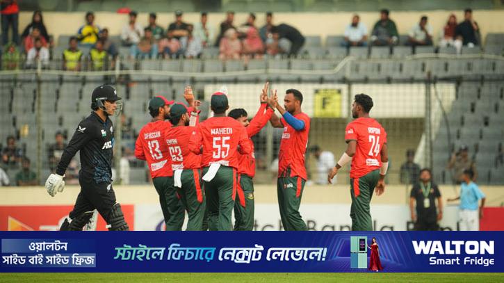ডিএলএসের ছোঁয়ায় শেষ হাসি ম্লান