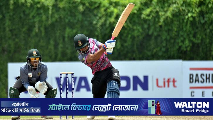 মোসাদ্দেকের রেকর্ড গড়া সেঞ্চুরির পরও আবাহনীর হার, সেঞ্চুরিতে