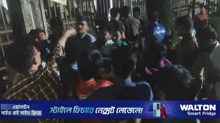 ব্যানার টানানো ঘিরে ঢাবির হলে ছাত্রদল-হল সংসদের মধ্যে উত্তেজনা