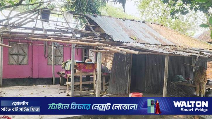 নড়াইলে পাওনা টাকা না পেয়ে ঘরের টিন খুলে বিক্রির অভিযোগ