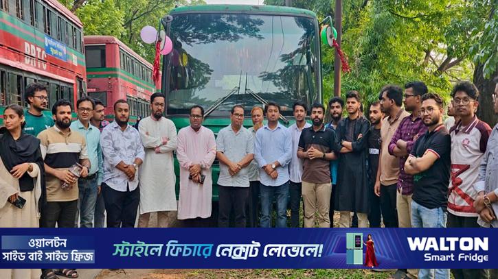 জাকসুর উদ্যোগে দেড় বছর পর ফের চন্দ্রা রুটে বাস চালু