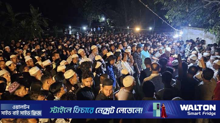 ফেনীতে পাশাপাশি কবরে বাবা-ছেলের দাফন 