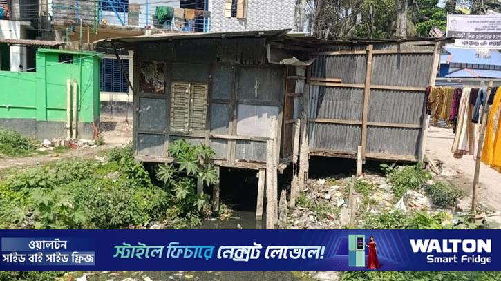 দখল ও ভরাটে হারিয়ে যাচ্ছে মাদারীপুরের অর্ধশতাধিক খাল