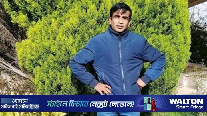 ‘আমার পোলাডারে একবার ধরতে দিও, আমি নিজের হাতে মাটি দিমু’