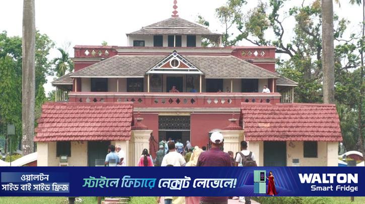 বিশ্বকবির জন্মজয়ন্তী: কুঠিবাড়িতে চলছে বর্ণিল প্রস্তুতি