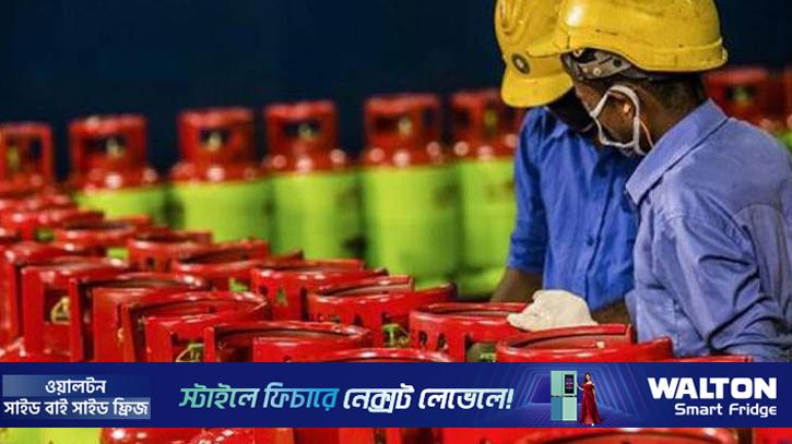 এক মাসে দুই বার বাড়ল এলপিজির দাম, মানুষের ক্ষোভ