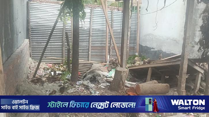 জমি দখলে নিতে শিক্ষিকাকে প্রাণনাশের হুমকি