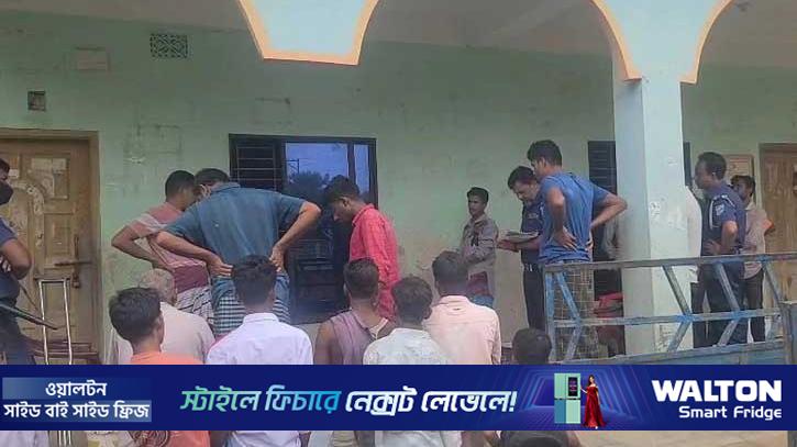 স্কুলের বারান্দায় ভিক্ষুকের লাশ, ব্যাগে মিলল ৭১ হাজার টাকা