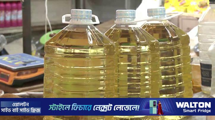 সংকট কাটেনি সয়াবিনের, বাড়তি মুরগি ও ডিমের দাম