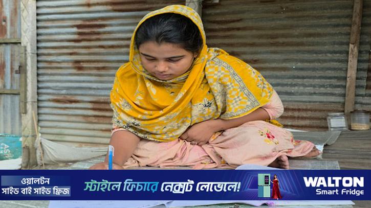 এক পায়ে স্বপ্নের পথে মেঘলা, স্কুটির অভাবে থমকে কলেজযাত্রা