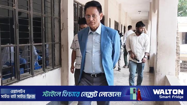মানিকগঞ্জে এসএসসি পরীক্ষাকেন্দ্রে আকস্মিক পরিদর্শনে শিক্ষামন্ত্রী