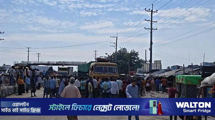 সিংড়ায় ট্রাকচাপায় ভ্যানযাত্রীর মৃত্যু
