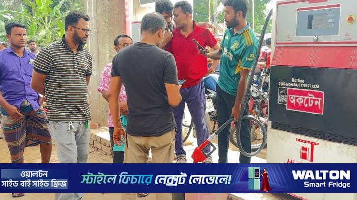 ড্রামে তেল বিক্রি, ভিডিও করায় সাংবাদিকের উপর হামলা 