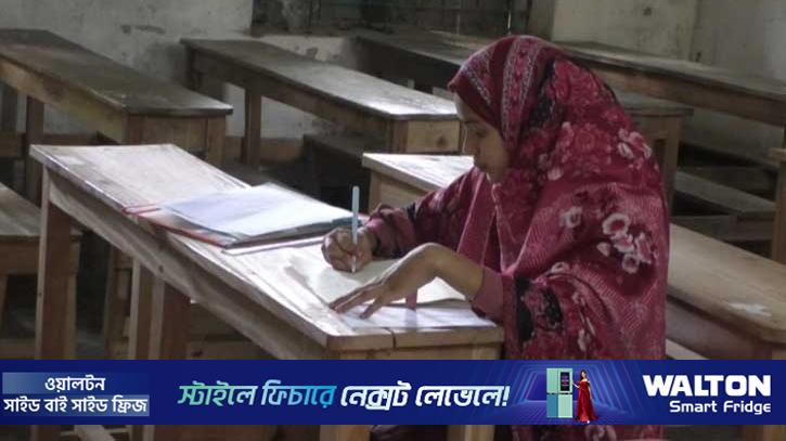 অপারেশনে সন্তান জন্মের ৩ দিন পর পরীক্ষায় বসলেন মা 