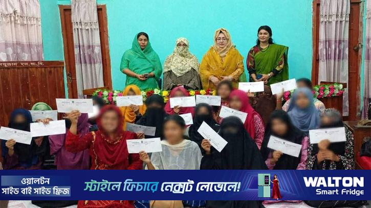রাবির মন্নুজান হলে ২২ শিক্ষার্থী পেলেন আর্থিক সহায়তা