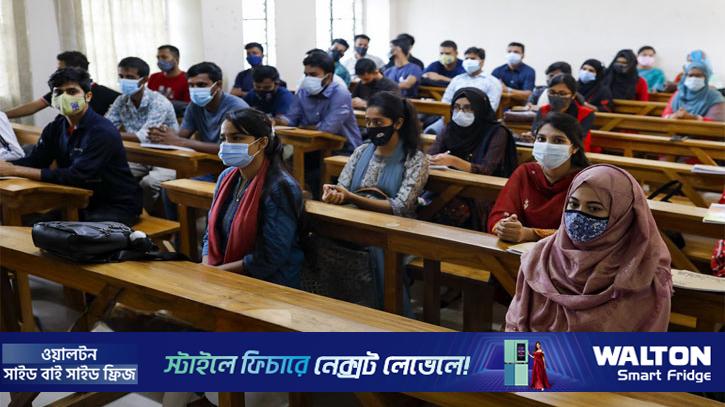 সাংবাদিকতায় পড়াশোনা: পেশায় অনীহা ৯০% শিক্ষার্থীর, কেন এই অনাগ্রহ