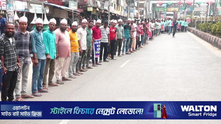 হামলার অভিযোগে রংপুরে নির্মাণ শ্রমিকদের বিক্ষোভ