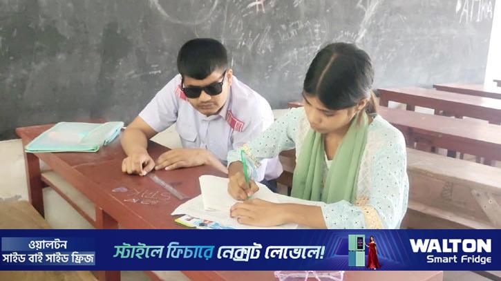 চোখে আলো নেই, তবু স্বপ্ন অটুট শরীফের 