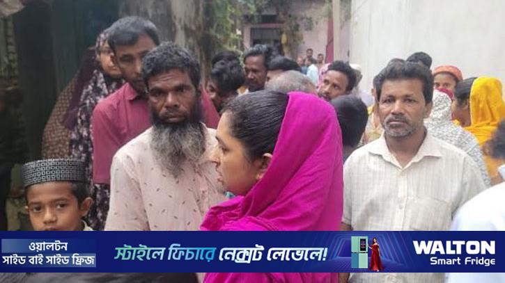 টঙ্গীতে ঘর থেকে ছেলের, রেললাইন থেকে বাবার মরদেহ উদ্ধার