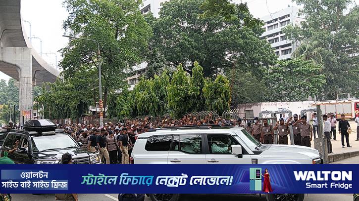 দল সুসংগঠিত করতে নেতাদের সঙ্গে বৈঠকে প্রধানমন্ত্রী