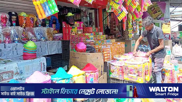 ভোট গণনা সামনে রেখে পশ্চিমবঙ্গে বেড়েছে আবিরের চাহিদা
