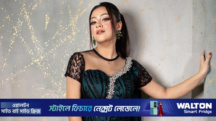 দীঘির আবেদনময়ী লুকে মুগ্ধ নেটিজেনরা