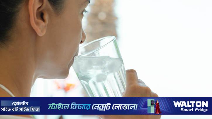 গরমে অতিরিক্ত ঠান্ডা পানি পান করলে শরীরে যা ঘটতে পারে