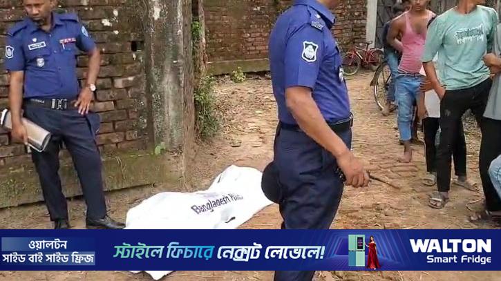 ফুলগাজী সীমান্তে অজ্ঞাত ব্যক্তির মরদেহ উদ্ধার